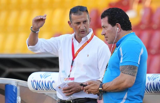 Eroul Italiei » Massimo Tarantino, fost fotbalist de Serie A, l-a imobilizat și dezarmat atacatorul din supermarket
