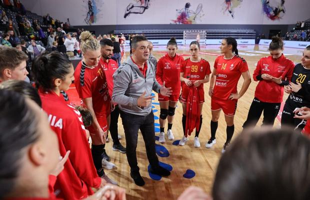 Imediat după anunțul lui Halep, oficialii anti-doping au venit în cantonamentul naționalei de handbal: „Au dat probe 12 jucătoare!”