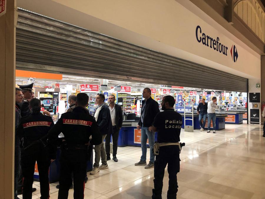Imagine de la locul unde Pablo Mari a fost înjunghiat. Foto: IMAGO / Independent Photo Agency Prima imagine din spital cu Pablo Mari, după ce a fost înjunghiat într-un supermarket: „Am simțit o durere atroce la spate”