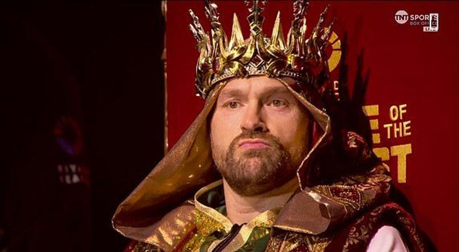 Aproape de un ȘOC istoric! Ngannou l-a trimis la podea pe Tyson Fury, dar a pierdut meciul! Decizie controversată a arbitrilor