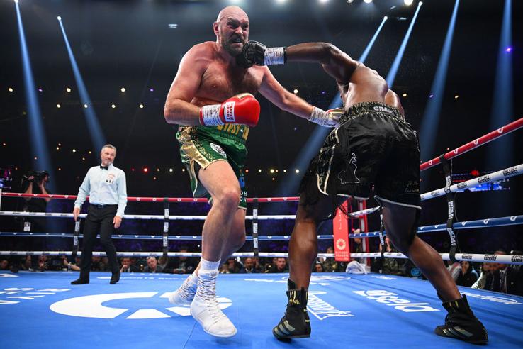 Aproape de un ȘOC istoric! Ngannou l-a trimis la podea pe Tyson Fury, dar a pierdut meciul! Decizie controversată a arbitrilor. Foto: Guliver/GettyImages