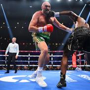 Aproape de un ȘOC istoric! Ngannou l-a trimis la podea pe Tyson Fury, dar a pierdut meciul! Decizie controversată a arbitrilor. Foto: Guliver/GettyImages