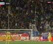Șocant: bătaie cu scaune, steaguri și jandarm rănit în Petrolul - FCSB!