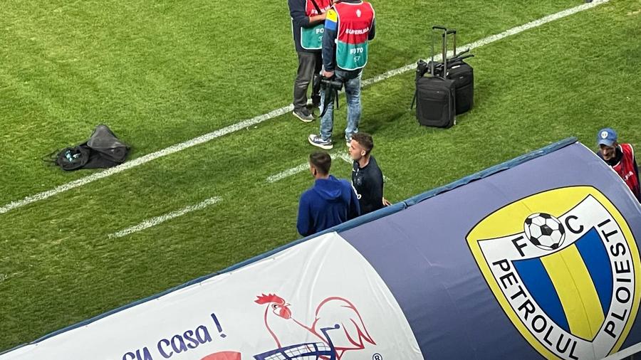 Ce nu s-a văzut la TV la Petrolul - FCSB: 10 detalii » Ce a făcut Rotariu când a fost înlocuit