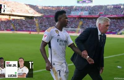 Vinicius, greu de stăpânit în El Clasico » Ancelotti l-a luat furios de mână și l-a trimis pe bancă