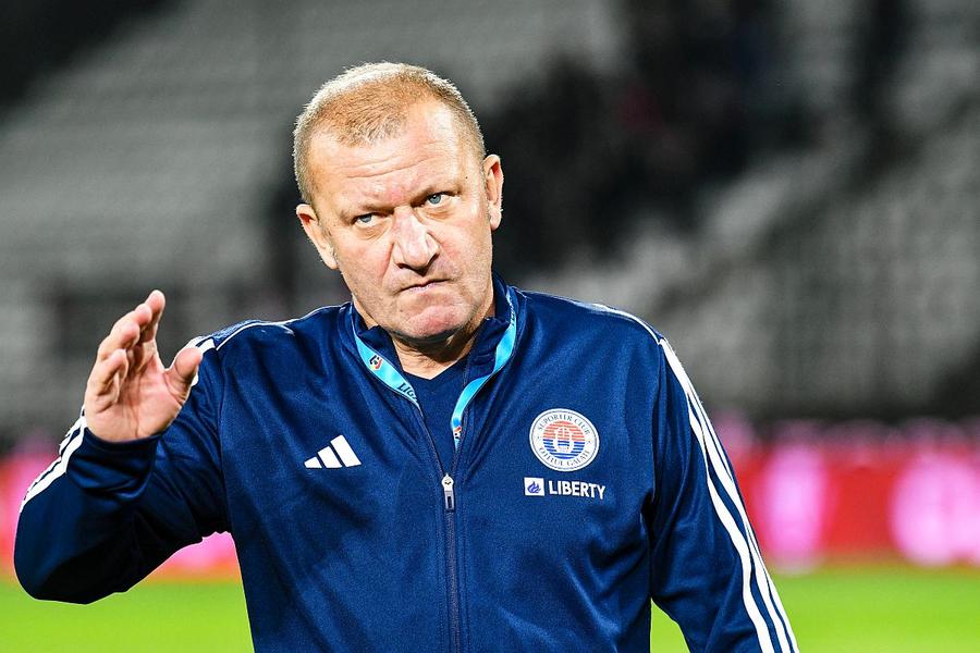 Dorinel Munteanu, antrenorul de la Oțelul Galați // foto: Imago Images Supărat la victorie!