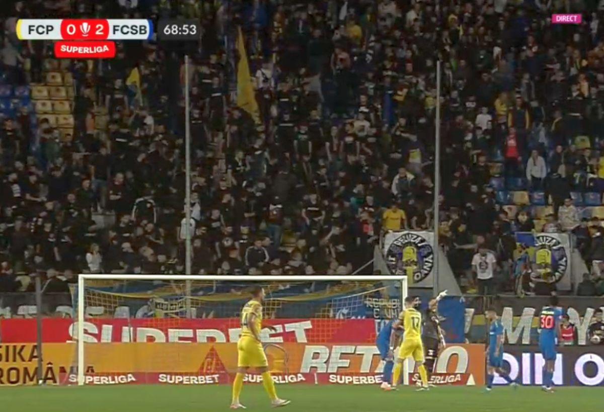 Bătaie cu scaune, steaguri și jandarm rănit în Petrolul - FCSB