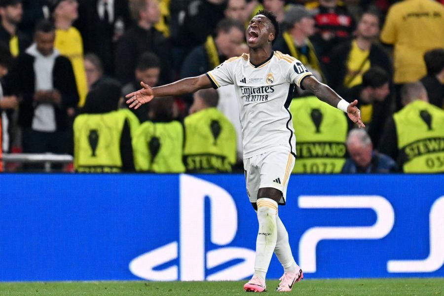 Golul cu care Vinicius Junior a închis tabela pe Wembley, în finala Ligii (2-0 cu Dortmund), a adus a 15-a cupă urecheată lui Real Madrid, trofeu care nu-i va fi de ajuns pentru a lua Balonul de Aur / Foto: Imago Incredibil! De ce a câștigat Rodri în locul lui Vinicius » Detaliul care a făcut diferența pentru „Balonul de Aur”