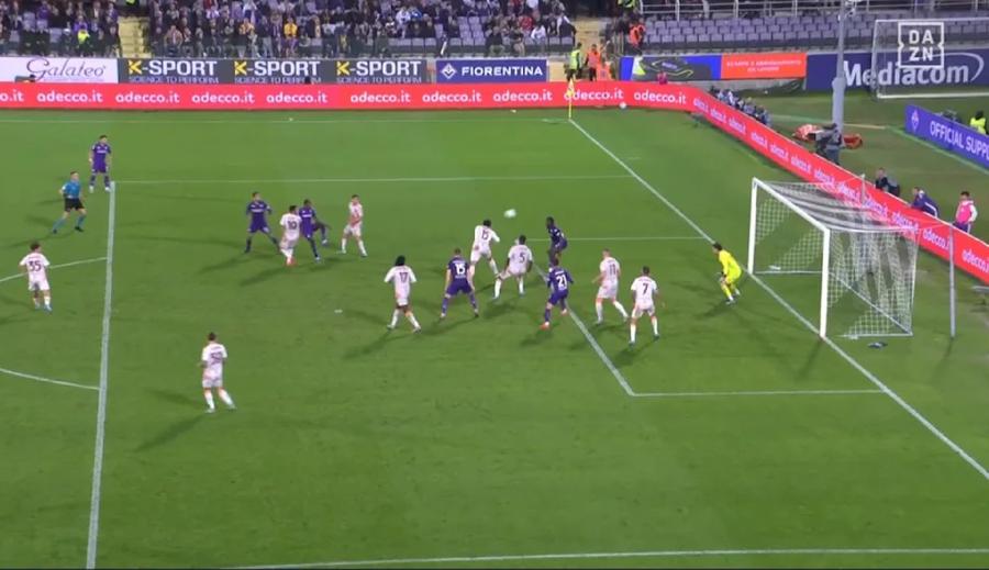 Faza în care Mats Hummels a înscris în poarta Romei în eșecul de proporții suferit la Florența (1-5) / Foto: Imago A așteptat 50 de zile pentru un debut groaznic. Un fost campion mondial a dat autogol după doar 4 minute!