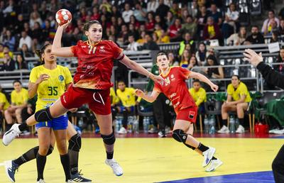 Concluzii după evoluția României la Trofeul Carpați: problemele nu sunt doar de ordin sportiv » Va ajunge naționala feminină în lumea a treia a handbalului?