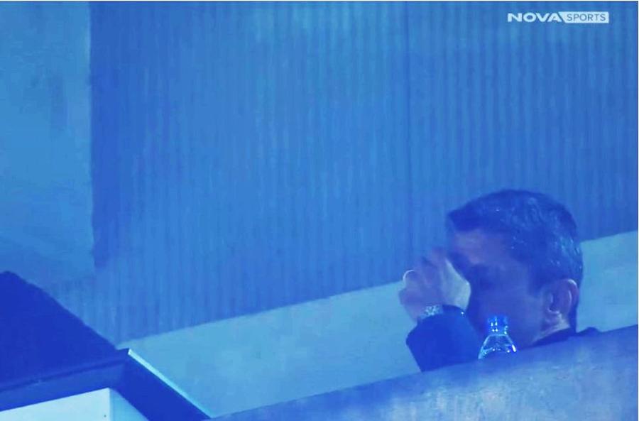 Răzvan Lucescu, supărat după ce PAOK a pierdut al patrulea meci (în 90 de minute) din cele 18 jucate de PAOK în acest sezon / Foto: captură NOVA TV Amenințat cu demiterea, Răzvan Lucescu este susținut total de jucători. „Vina ne aparține!”