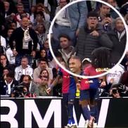 Televiziunea Movistar, care a transmis Real Madrid - Barcelona 0-4 sâmbătă, a suprins momentele în care Lamine Yamal e înjurat de fanii blancos după ce a marcat pe „Santiago Bernabeu” / Foto: Capturi Marca