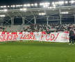 Înainte de meciul CS Dinamo - Dinamo, din prima etapă a grupelor Cupei României, fotbaliștii celor două echipe au afișat același mesaj.