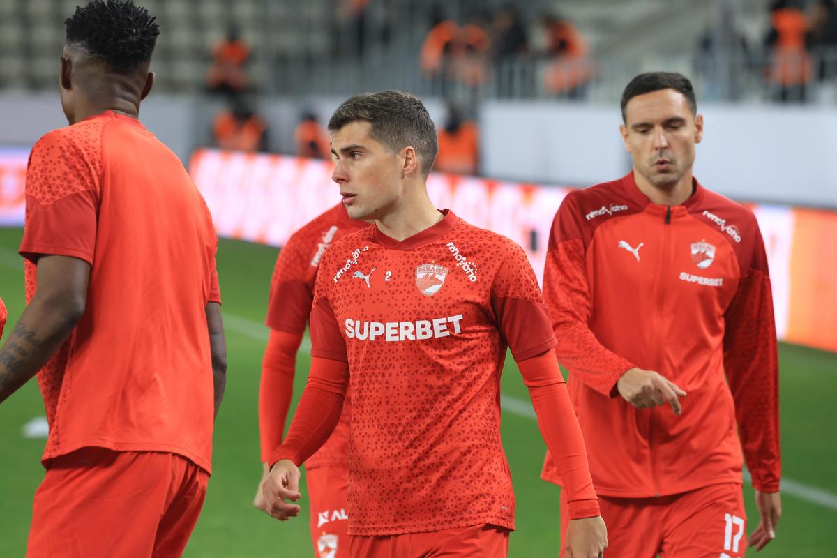 Prunea a venit la CS Dinamo - Dinamo pus pe glume: „Lupescu? Îl călcăm în picioare, îl distrugem!”