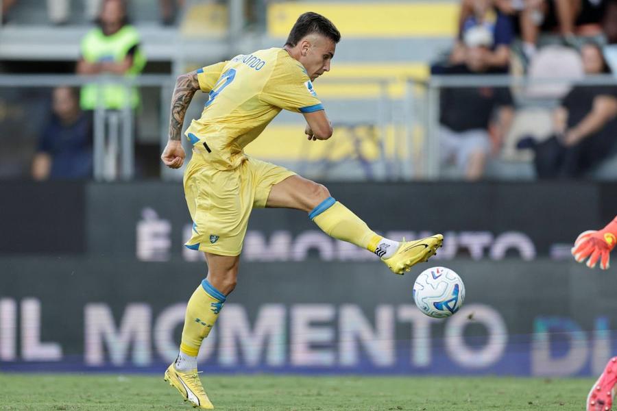 Antonio Raimondo, atacantul lui Frosinone Foto: Imago Secretul golgheterului surpriză din Serie A » Colegul lui Daniel Bîrligea de la Frosinone e expert în arte marțiale!