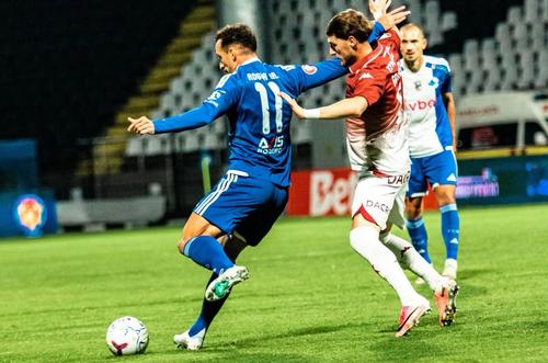 Roger, în Corvinul - Rapid, din Cupa României/ foto: Facebook Corvinul Hunedoara
