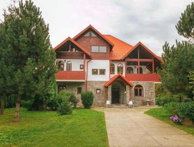Cornel Dinu își vinde vila cu 6 camere și 7 băi: „Finisaje premium”. Prețul solicitat