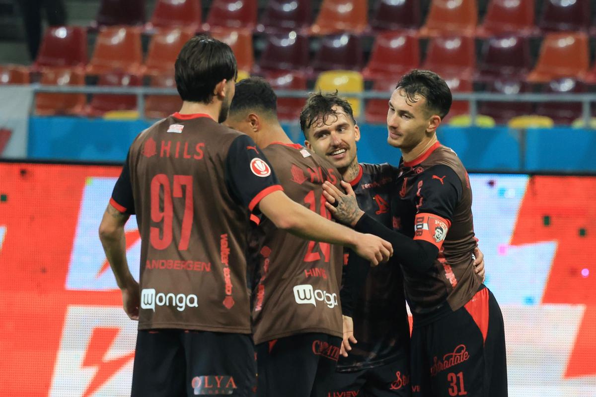 L-au făcut mare pe Pinto! Dinamo - Chindia a avut un erou neașteptat: hattrick la al doilea meci ca titular. „Câinii” calcă apăsat spre „sferturi”