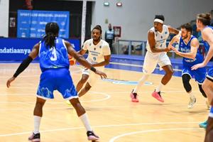 CSM Oradea și SCM U Craiova, victorii în FIBA Europe Cup! Kris Richard continuă să facă istorie