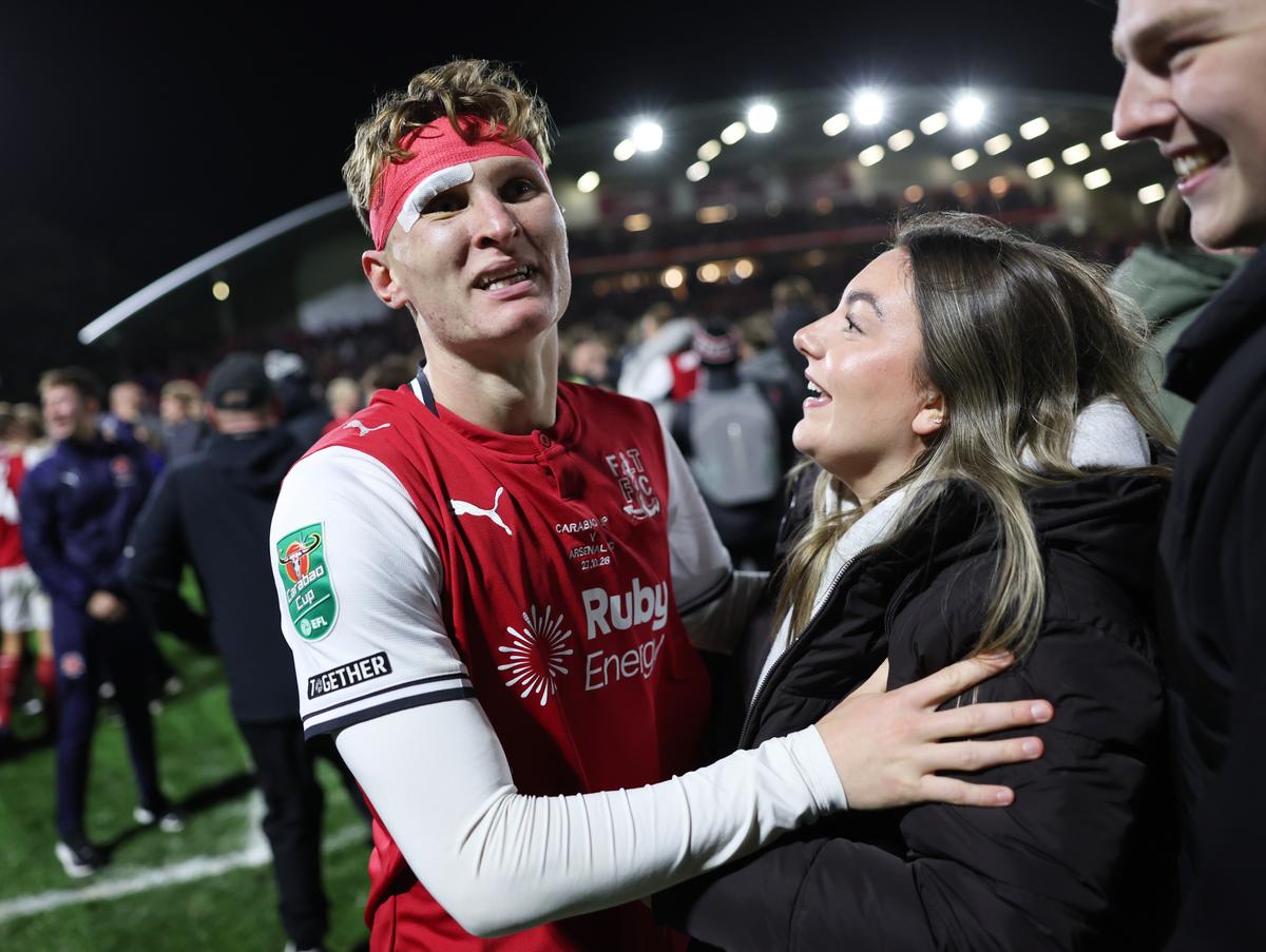 Bucuria celor de la Fleetwood după ce au eliminat-o pe Arsenal