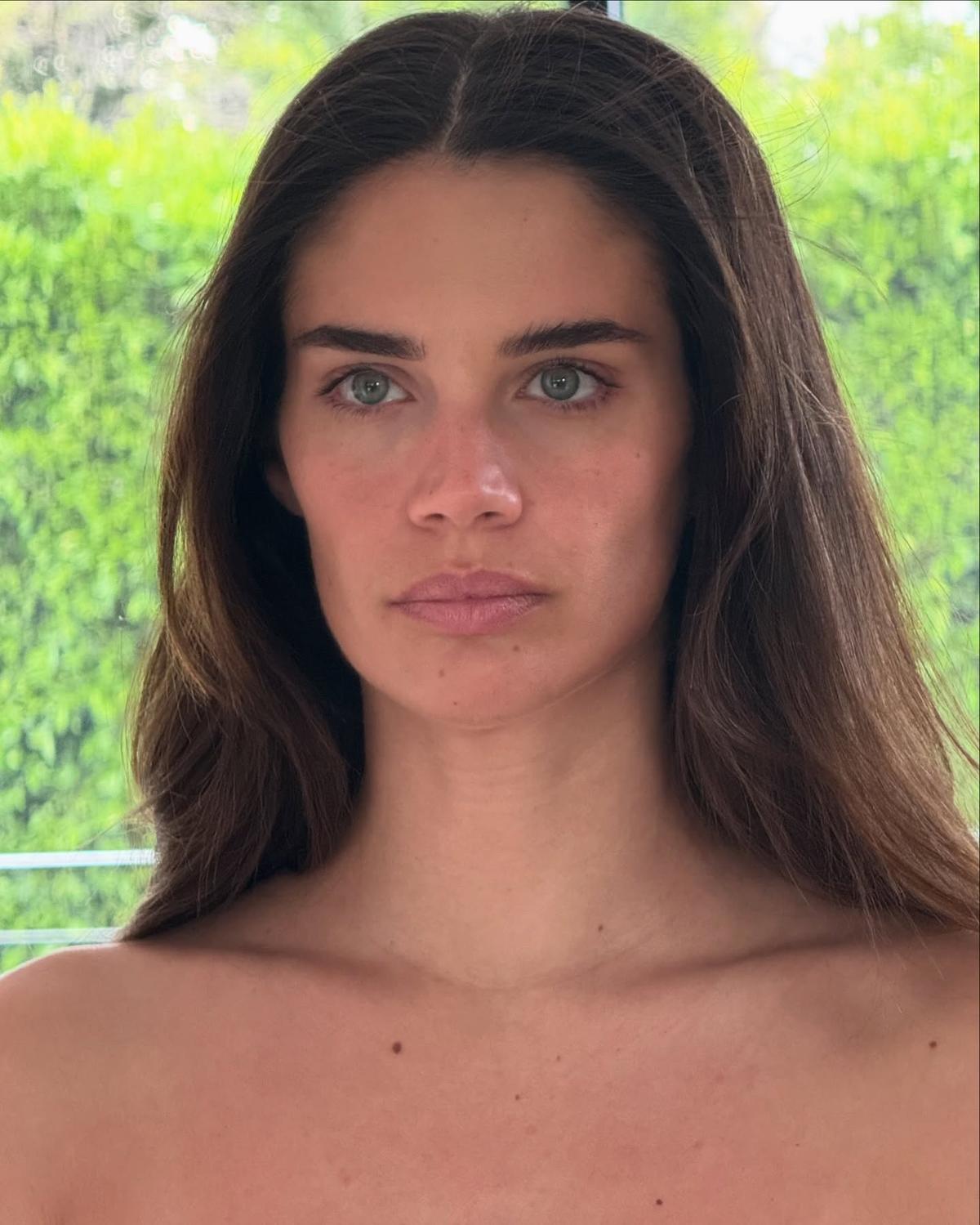 Eroul finalei de la Campionatul Mondial, surprins la Paris cu modelul Victoria’s Secret