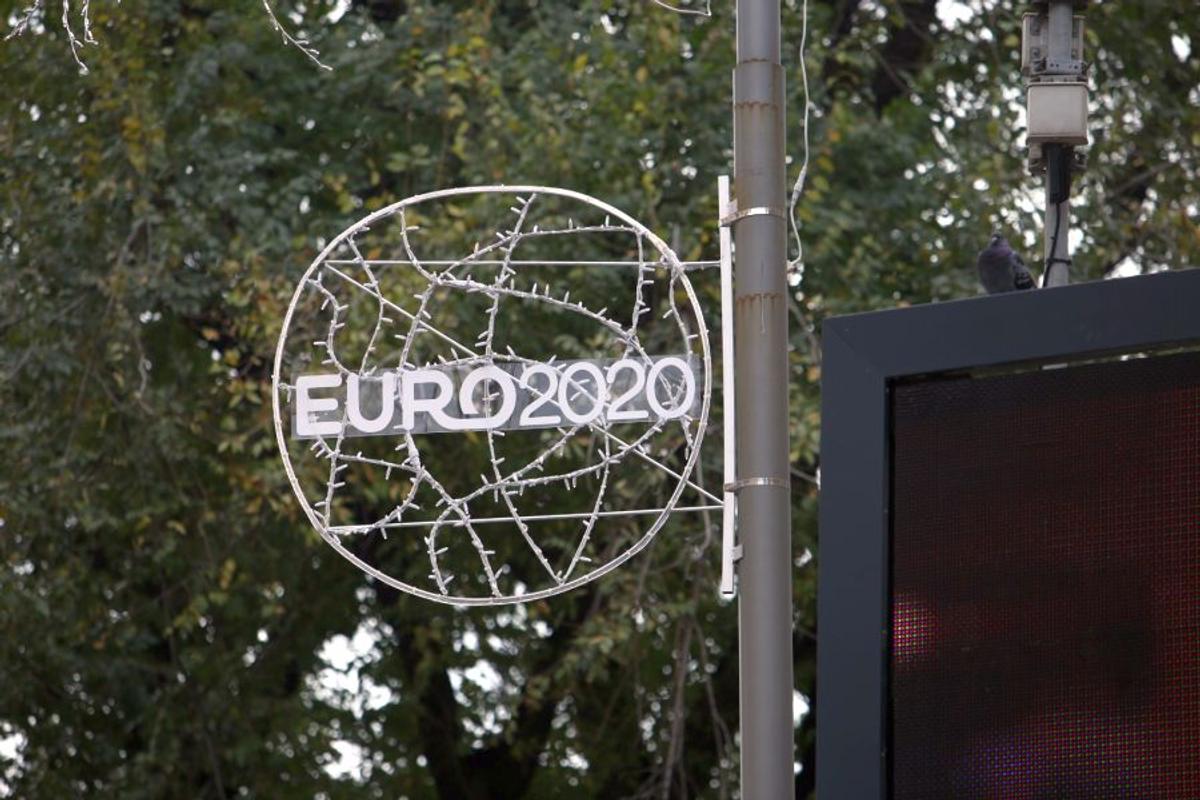 VIDEO+FOTO O nouă gafă a Primăriei Capitalei! Promovăm EURO 2020 cu trofeul Cupei Mondiale » UPDATE Explicația oferită de Primărie