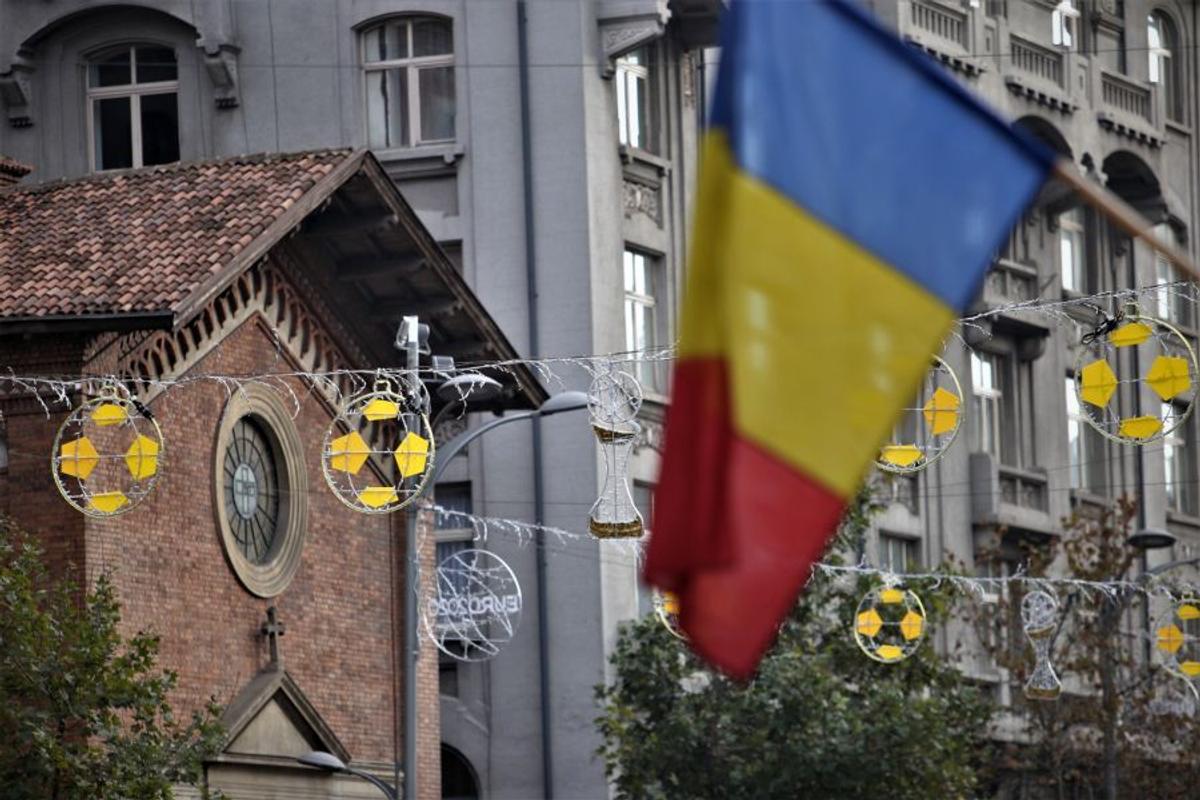 VIDEO+FOTO O nouă gafă a Primăriei Capitalei! Promovăm EURO 2020 cu trofeul Cupei Mondiale » UPDATE Explicația oferită de Primărie