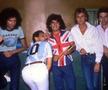 Diego Maradona alături de formația Queen