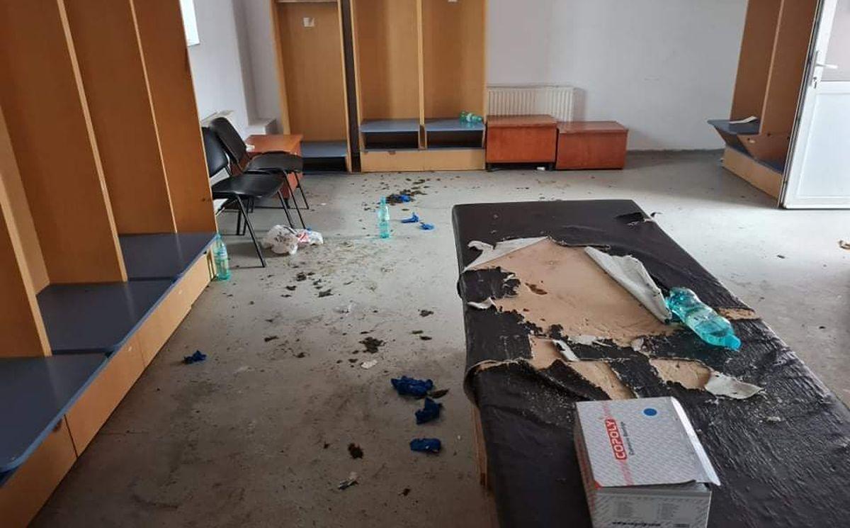 Vestiarul Stelei în deplasarea de la Timișoara, după meci