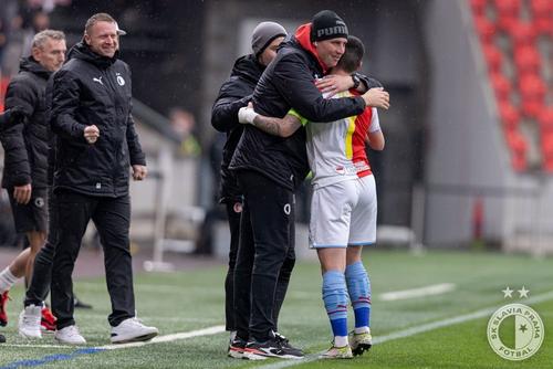 Nicolae Stanciu (28 de ani) a marcat un gol excepțional, din lovitură liberă, în Slavia Praga - Teplice, meci din runda cu numărul 16 a primei ligi din Cehia.