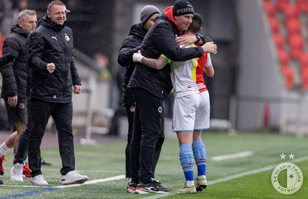 Nicolae Stanciu, execuție magistrală pentru Slavia Praga » Portarul advers n-a înțeles nimic