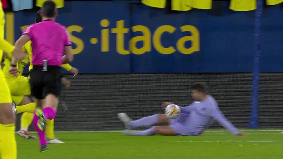 Atac pe tunel după Villarreal - Barcelona! Au sărit la Xavi și au făcut scandal pentru două penaltyuri refuzate » Poliția a intervenit!