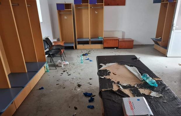 Bătuți la Timișoara, steliștii au făcut prăpăd în vestiar: „Știam că militarii își fac patul”