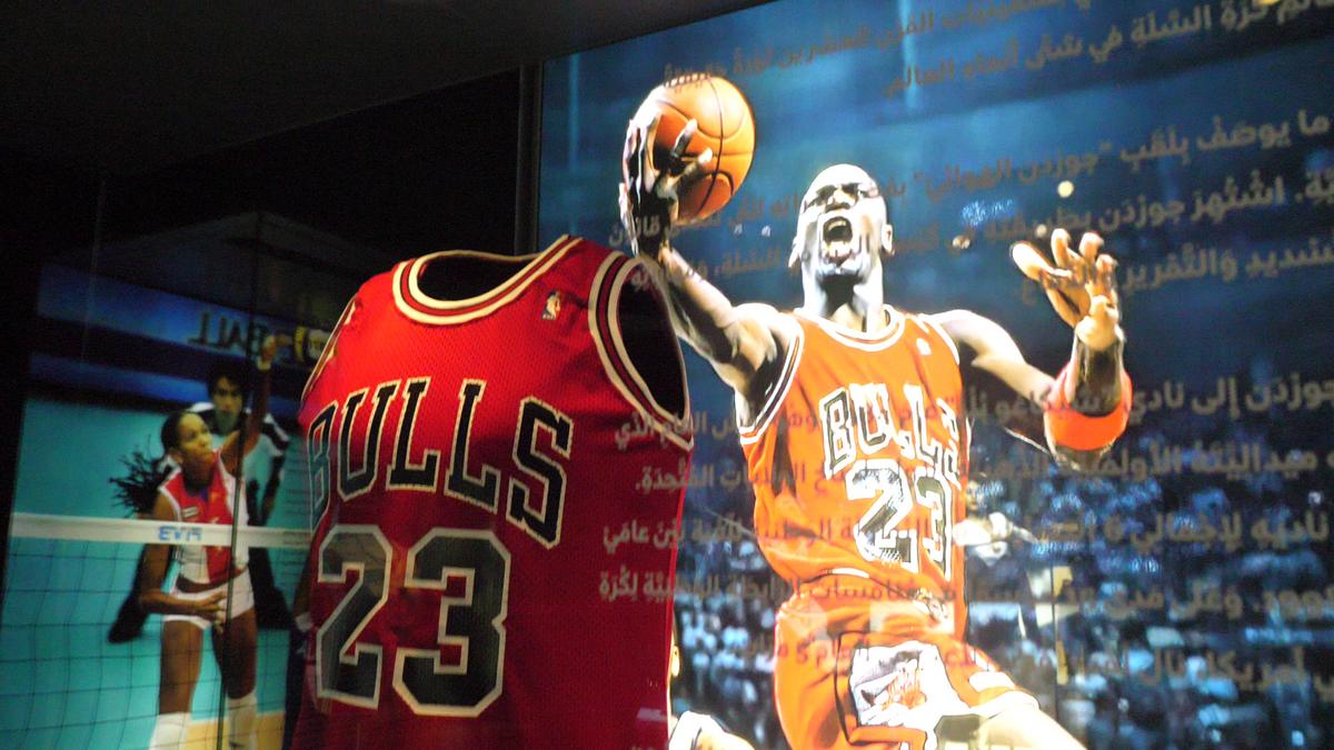 GSP a vizitat un muzeu al sportului galactic: Nadia e așezată lângă Zidane și Michael Jordan