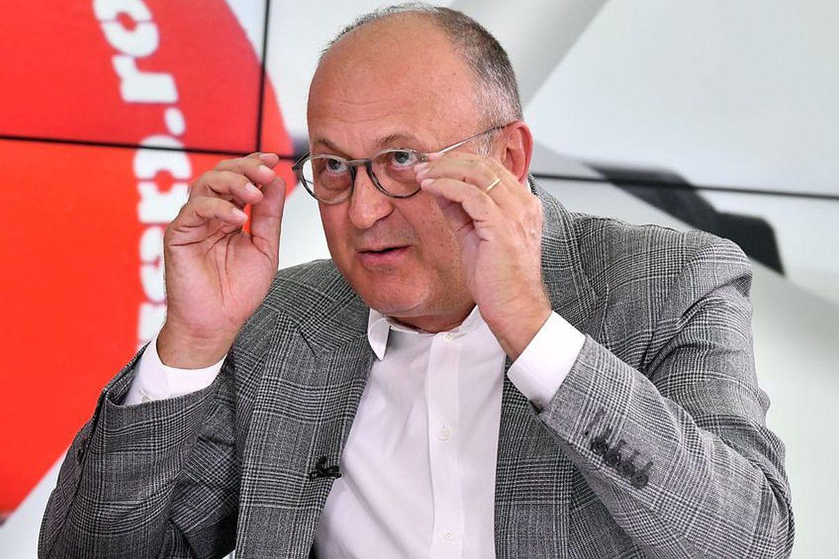 Iată DOSARUL COMPLET de la Securitate al lui Dan Șucu, informatorul „Mircea Crișan”: „Voi respecta toate indicațiile” + „Timid, greoi în gândire, bâlbâit. Un mediocru necesar!”