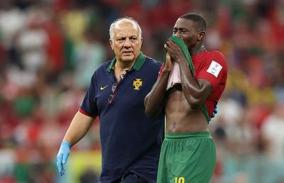 Scenă dramatică la Mondial: a ieșit în lacrimi de pe teren și a plecat la vestiare! „Cel mai probabil, e ultimul lui meci în Qatar”