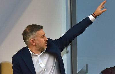 Selecționerul Edi Iordănescu a ajuns în Qatar » Va urmări live 10 meciuri în 5 zile
