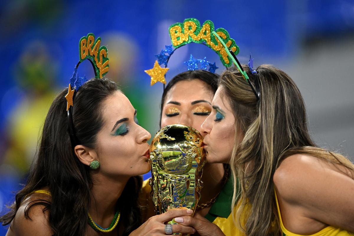 Braziliencele au încins atmosfera la meciul cu Elveția de la Campionatul Mondial