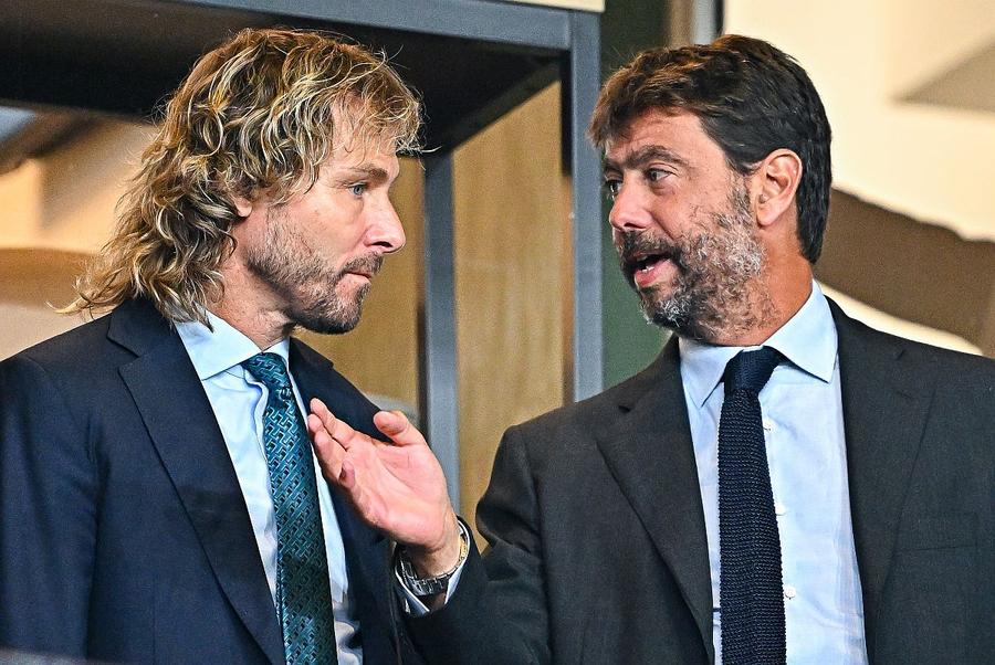 Pavel Nedved, vicepreședintele lui Juventus, și președintele Andrea Agnelli au demisionat Pleacă Nedved, vine Del Piero? După ce toată conducerea a demisionat, Juventus face schimbări masive