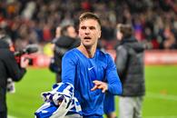 La finalul meciului câștigat sâmbătă de Brighton, și-a aruncat tricoul către fani în tribună. Ce a urmat la Nottingham!