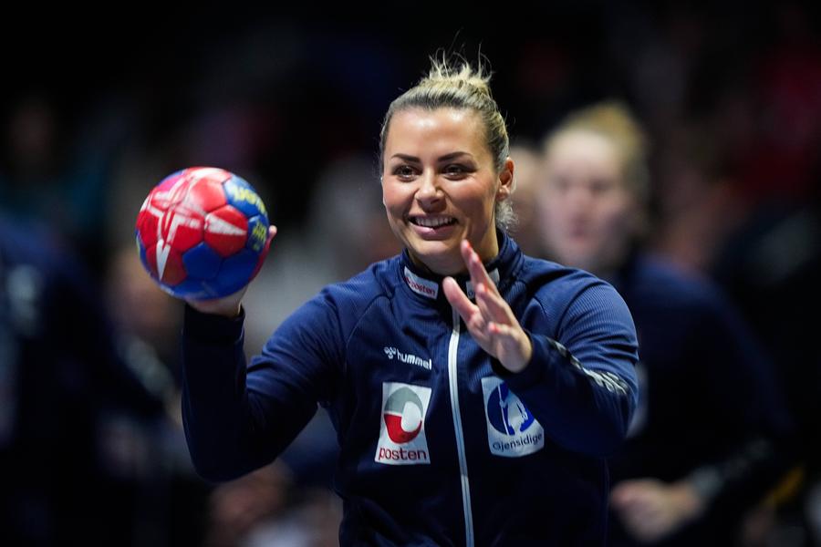 Nora Mork are în palmares două titluri mondiale cucerite cu Norvegia, ultimul în 2021 FOTO Imago Images Azi începe Campionatul Mondial de handbal feminin! 32 de echipe, 8 grupe și toate vedetele! Cu cine și când joacă România