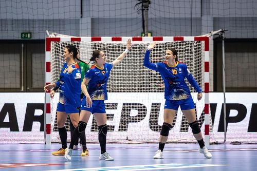 Cine transmite la TV România - Cehia, primul meci de la Campionatul European de handbal feminin / foto: FRH Facebook