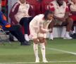 În momentul în care arbitrul nu a mai avut ochii pe el, Michael Olise a aruncat apărătoarea