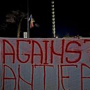 Mesaj afișat la Târgu Jiu împotriva protestarilor pașnici anti-Călin Georgescu / Sursă foto: Facebook