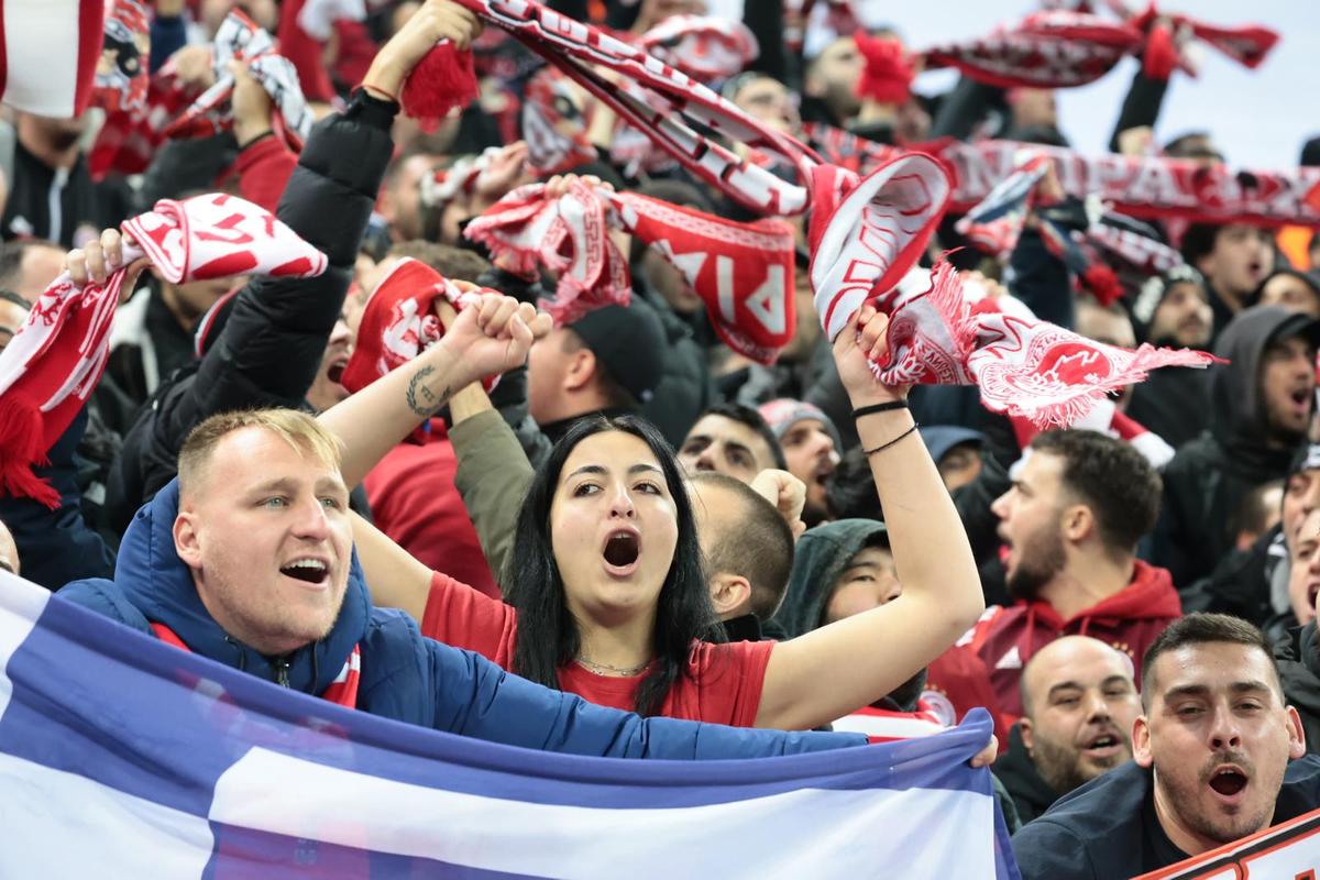 Fanii lui Olympiakos la meciul cu FCSB / Foto: Ionuț Iordache GSP