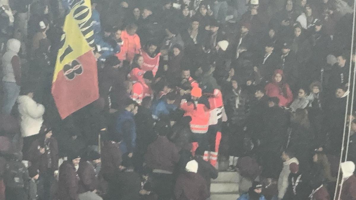Unui spectator i s-a făcut rău în timpul meciului Rapid - Csikszereda