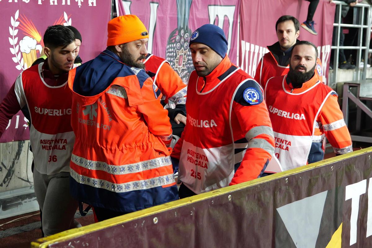 Unui spectator i s-a făcut rău în timpul meciului Rapid - Csikszereda