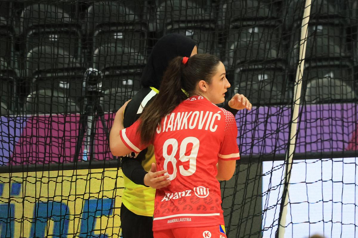 Naționala Egiptului nu s-a făcut de râs în primul meci jucat vreodată la Campionatul Mondial de handbal feminin! GSP a asistat la momentul istoric