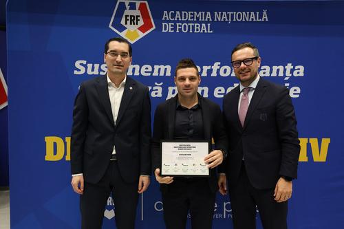 Adi Popa nu exclude plecarea de la Steaua » Cum a răspuns la întrebarea: „Ai accepta o ofertă de la FCSB?” // sursă: FRF