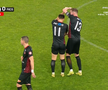 Stăpânit cu greu, după ce n-a fost lăsat să execute penalty-ul în Rapid - Csikszereda